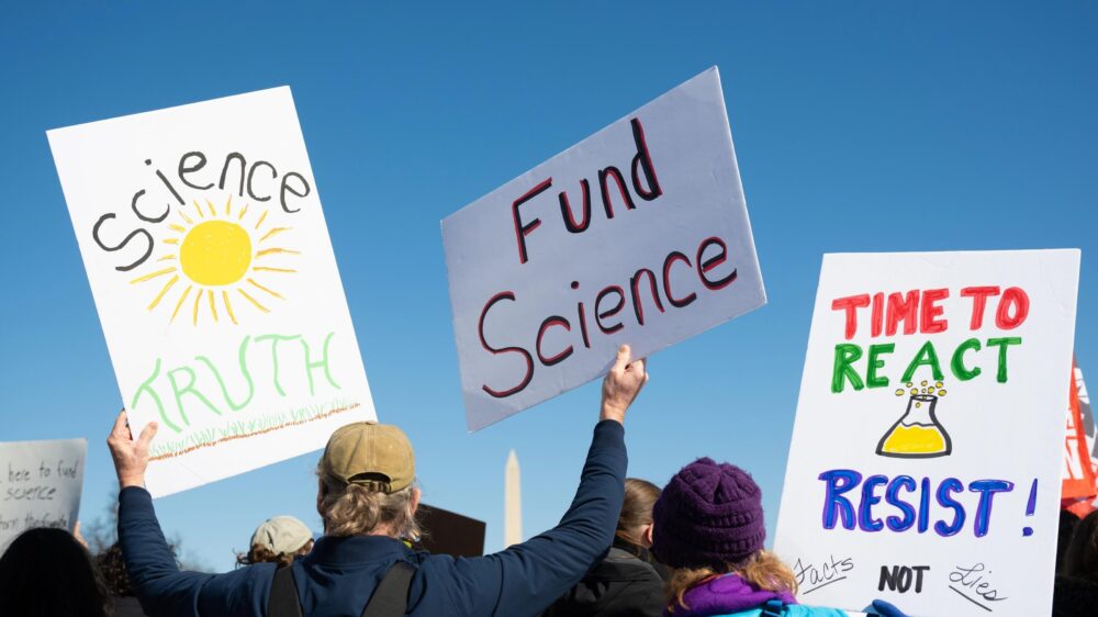 Deutsche Bibliothek schützt Wissenschaftsplattform vor Trumps Angriffen